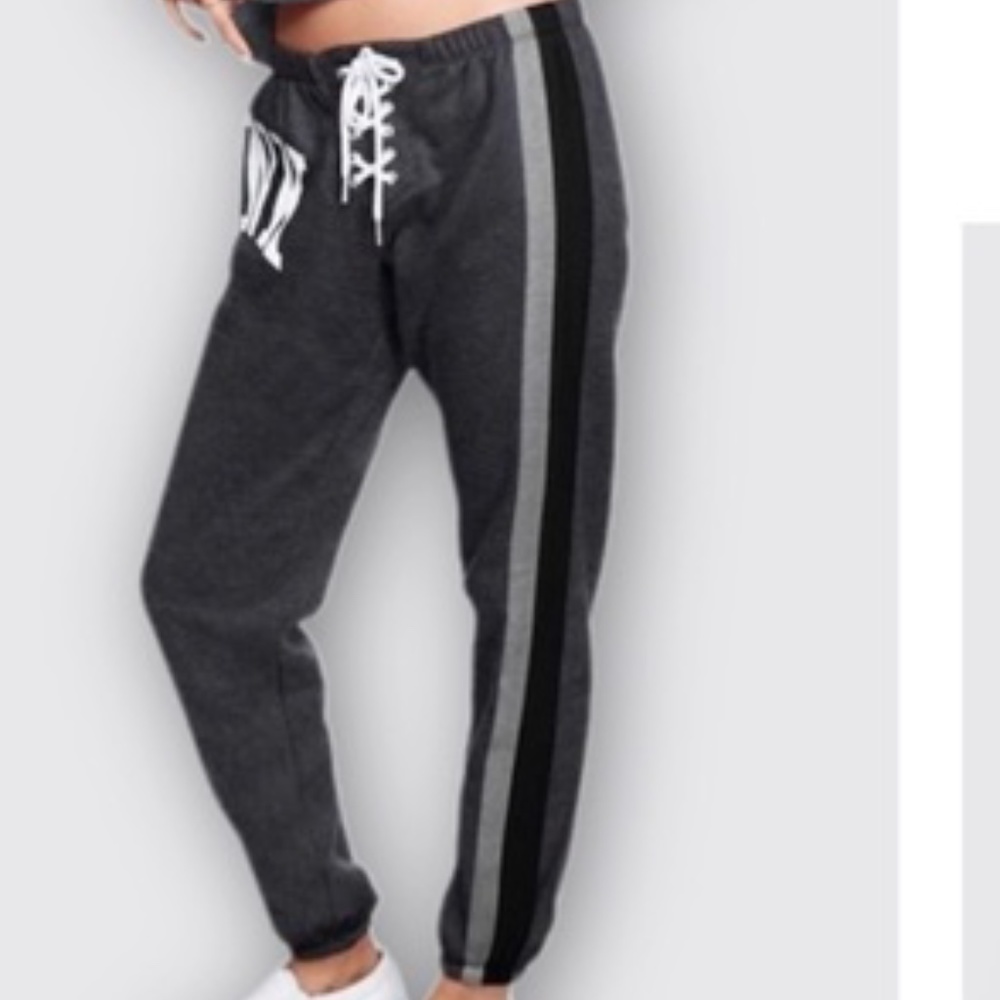 ❤️❤️PINK Victoria’s Secret Lace Up Joggers**